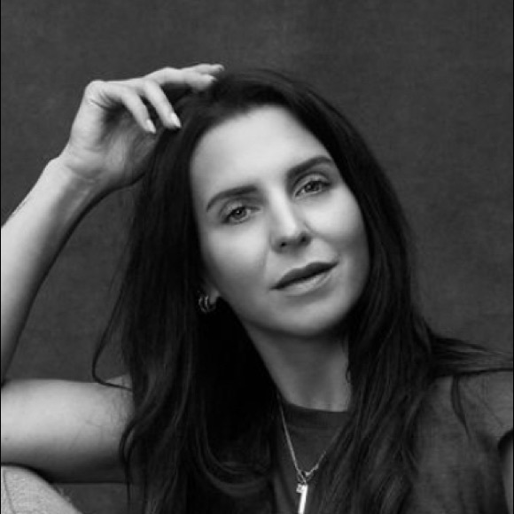 Meet your Posher, Jennifer - Picture 1 of 1